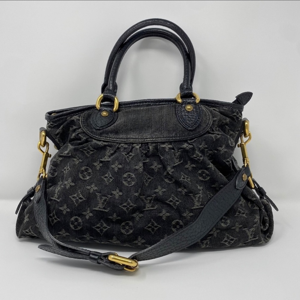 Louis Vuitton Black Neo handbag Denim MM tote. Hardly used. In great condition